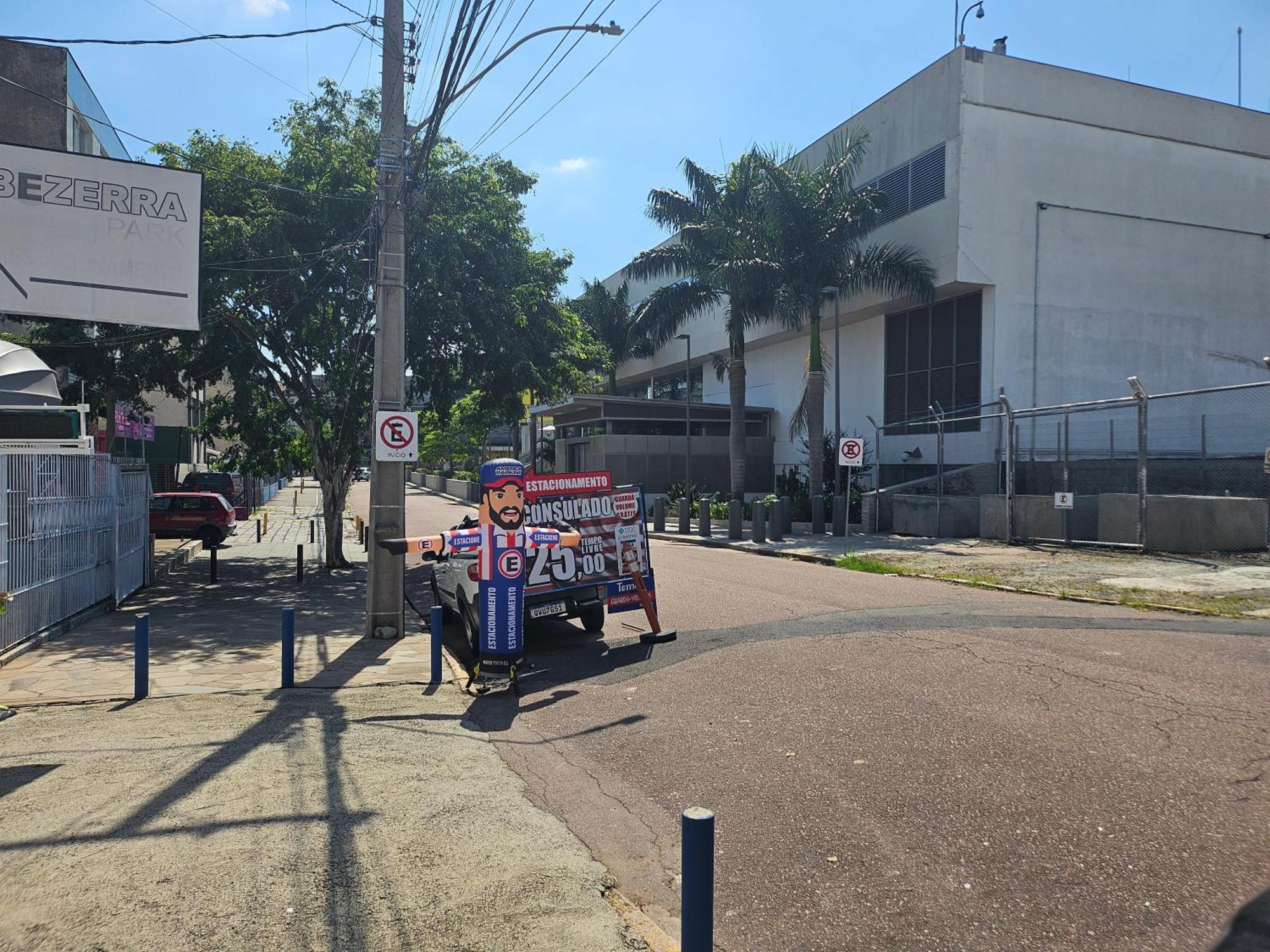 Consulado Americano Apartamento 50 Metros Da Entrada Para Visto Consulado Eua Porto Alegre Com Garagem Εξωτερικό φωτογραφία
